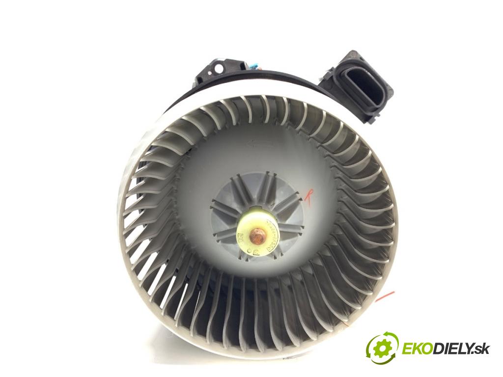 TOYOTA YARIS II liftback 2006 64 kW 1.3 VVT-i (SCP90_) 1298 ventilátor kúrenia 272700-0311