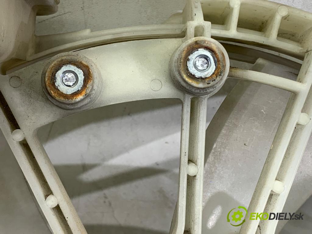 TOYOTA YARIS II liftback 2006 64 kW 1.3 VVT-i (SCP90_) 1298 Ventilátor chladiča  (Ventilátor)