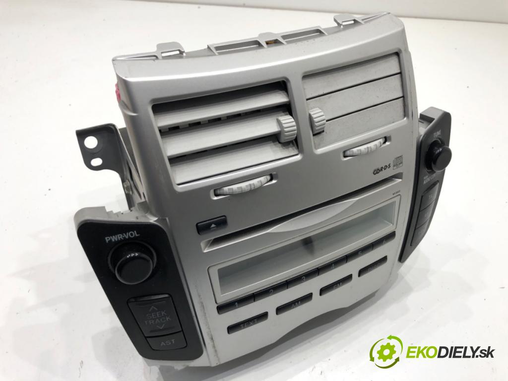 TOYOTA YARIS II liftback 2006 64 kW 1.3 VVT-i (SCP90_) 1298 RADIO 86120-0D200 (Audio zariadenie)