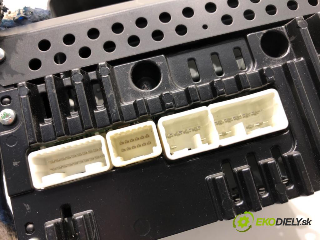 TOYOTA YARIS II liftback 2006 64 kW 1.3 VVT-i (SCP90_) 1298 RADIO 86120-0D200 (Audio zariadenie)