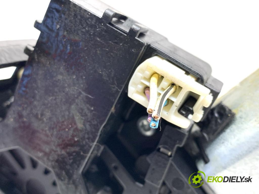 TOYOTA YARIS II liftback 2006 64 kW 1.3 VVT-i (SCP90_) 1298 Motor stieračov zad 85130-0D020 0390201825