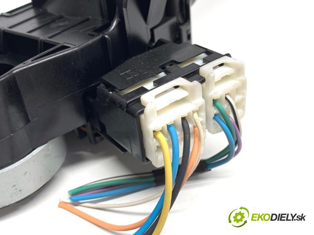 TOYOTA YARIS II liftback 2006 64 kW 1.3 VVT-i (SCP90_) 1298 Prepínač kombinovaný 17F001 (Prepínacie páčky pod volantom)