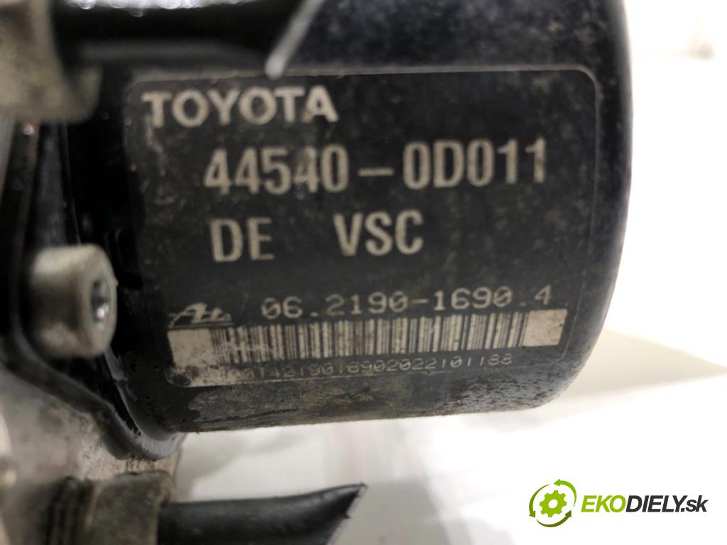 TOYOTA YARIS II liftback 2006 64 kW 1.3 VVT-i (SCP90_) 1298 Pumpa ABS 44540-0D011 (Pumpa ABS)