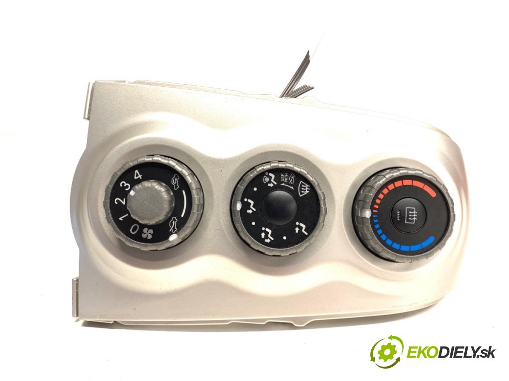 TOYOTA YARIS II liftback 2006 64 kW 1.3 VVT-i (SCP90_) 1298 Panel ovládania kúrenia 55406-0D190 (Prepínacie páčky pod volantom)