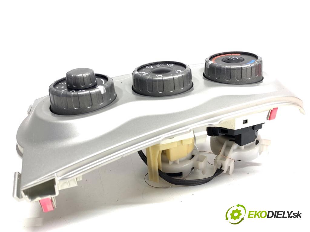 TOYOTA YARIS II liftback 2006 64 kW 1.3 VVT-i (SCP90_) 1298 Panel ovládania kúrenia 55406-0D190 (Prepínacie páčky pod volantom)