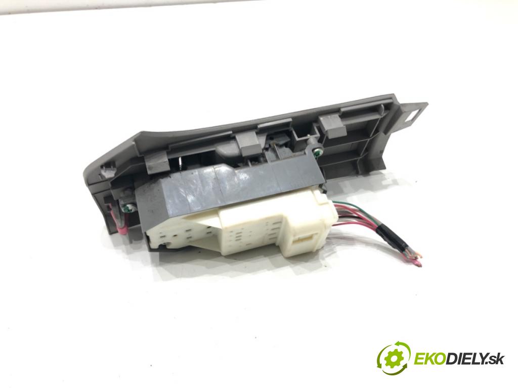 TOYOTA YARIS II liftback 2006 64 kW 1.3 VVT-i (SCP90_) 1298 Prepínač okien 74232-0D110 (Prepínacie páčky pod volantom)