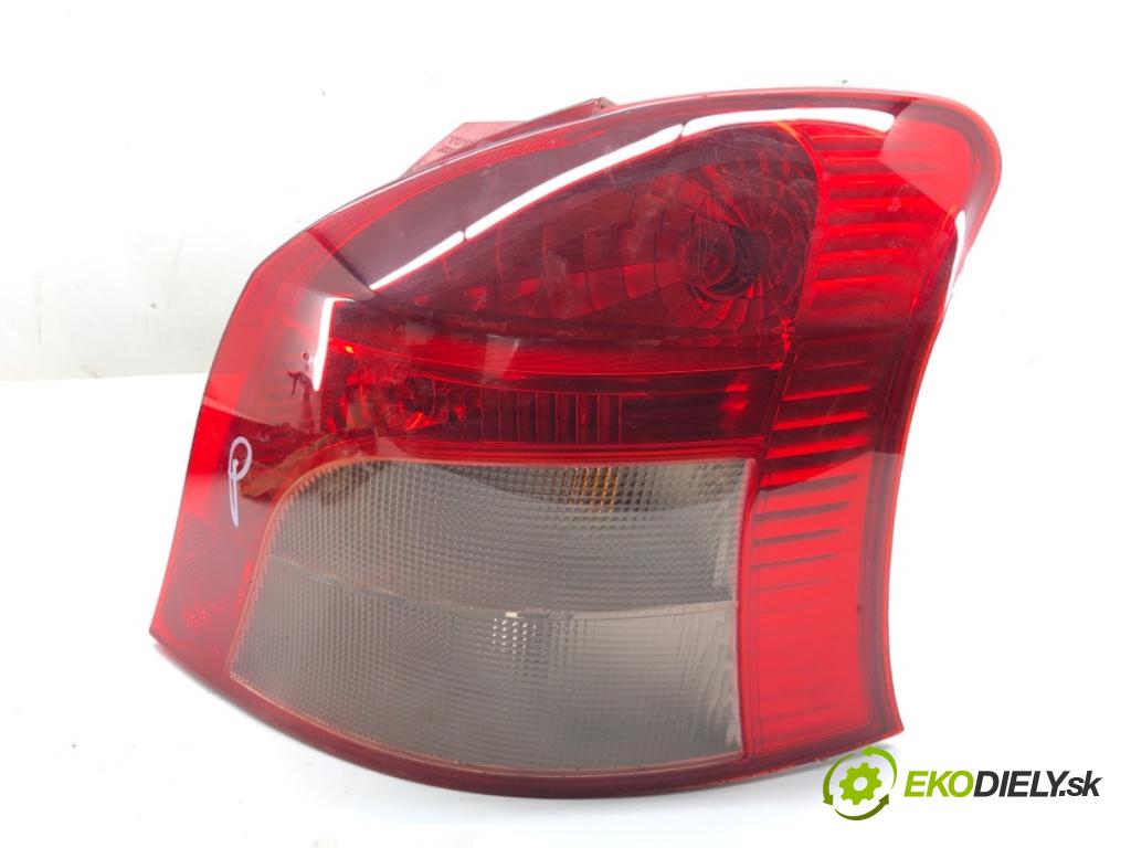 TOYOTA YARIS II liftback 2006 64 kW 1.3 VVT-i (SCP90_) 1298 Svetlo pravy zad