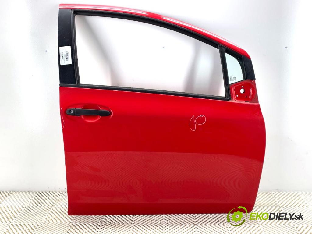 TOYOTA YARIS II liftback 2006 64 kW 1.3 VVT-i (SCP90_) 1298 Dvere pravy predný 