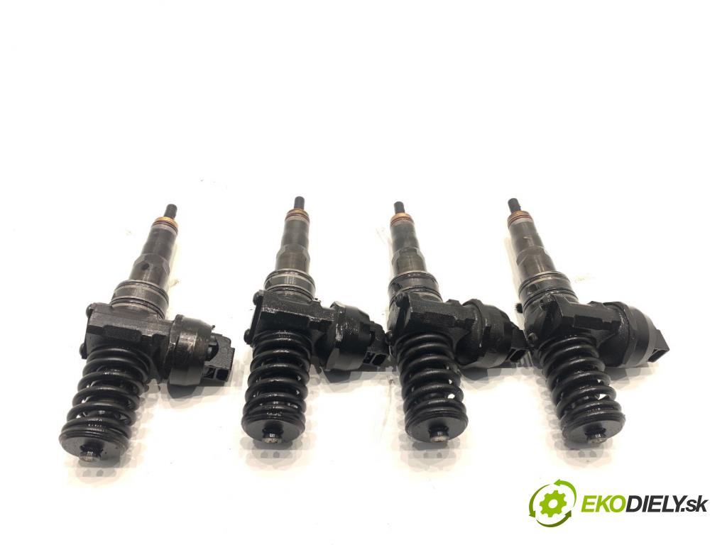 SEAT LEON II liftback 2005 77 kW 1.9 TDI 1896 vstrekovače 038130073AG