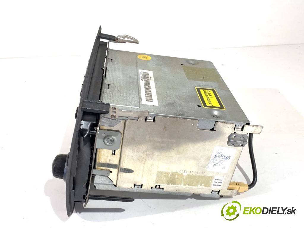 SEAT LEON II liftback 2005 77 kW 1.9 TDI 1896 RADIO  (Audio zariadenie)