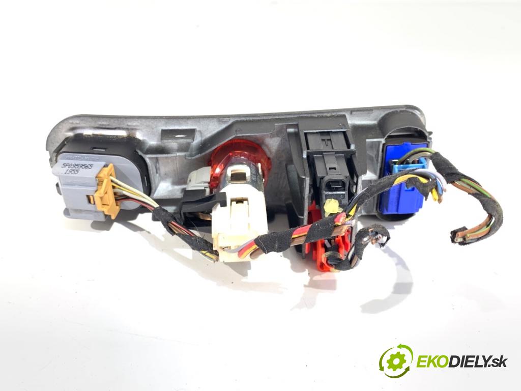 SEAT LEON II liftback 2005 77 kW 1.9 TDI 1896 Prepínač nastavenia spätných zrkadiel  (Prepínacie páčky pod volantom)