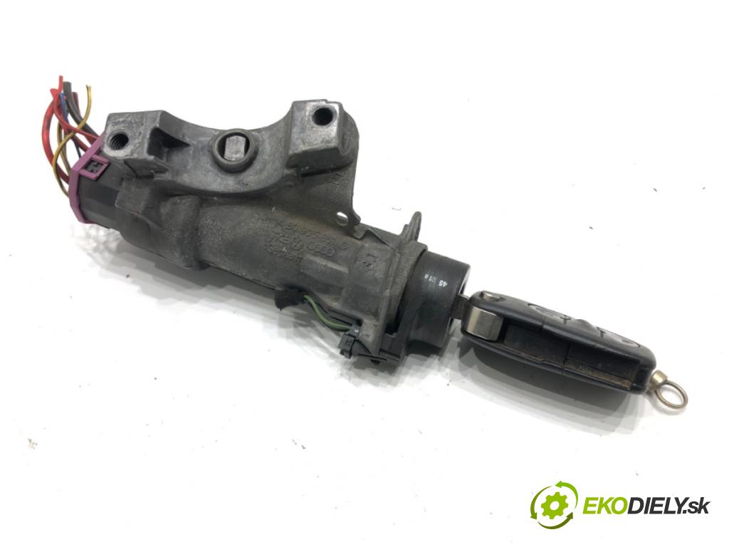 AUDI A4 B6 sedan 2002 74 kW 1.9 TDI 1896 spinačka 4B0905851C (Spínacia skrinka)