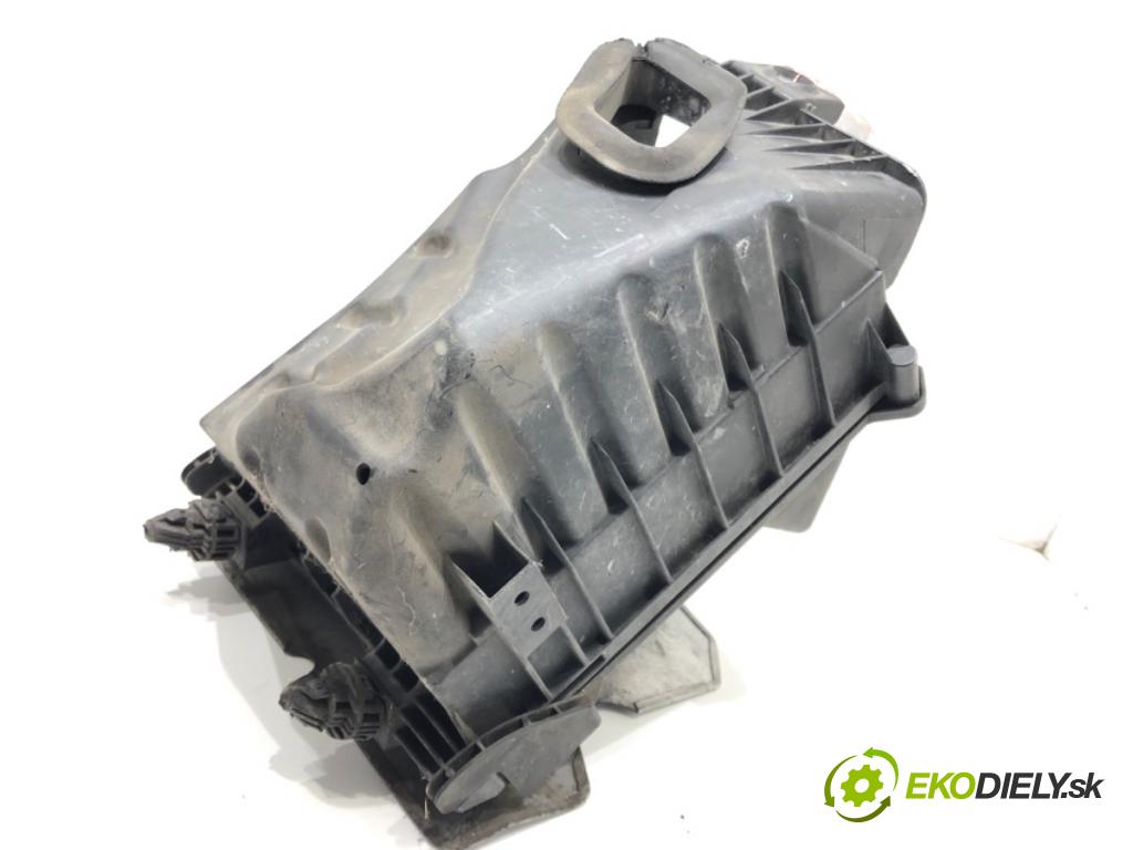 AUDI A4 B6 sedan 2002 74 kW 1.9 TDI 1896 Obal filtra vzduchu 038133835G (Obal vzduchového filtra)