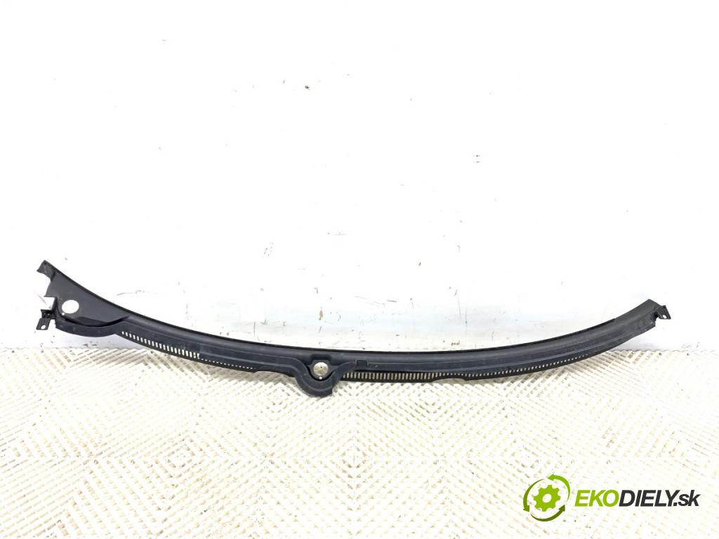 AUDI A4 B6 sedan 2002 74 kW 1.9 TDI 1896 torpédo plast pod čelní okno 8E1819403 (Plast pod čelním sklem)