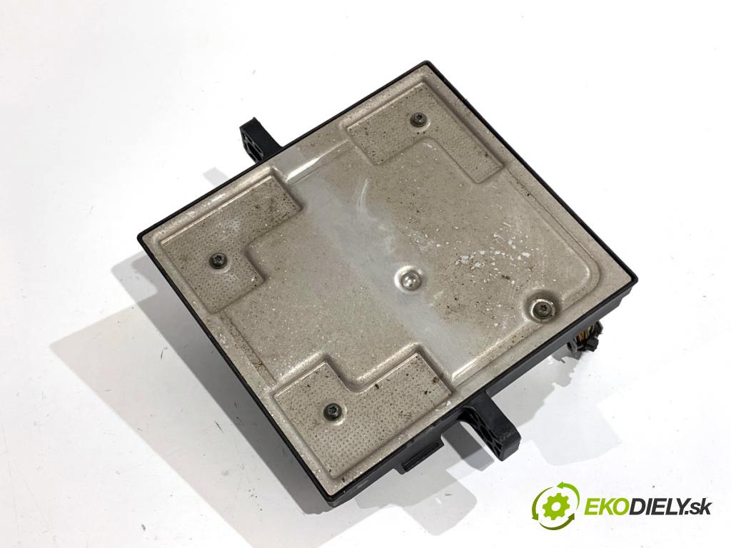 AUDI A4 B6 sedan 2002 74 kW 1.9 TDI 1896 Modul svetiel 8E0907279C (Riadiaca jednotka ostatné)