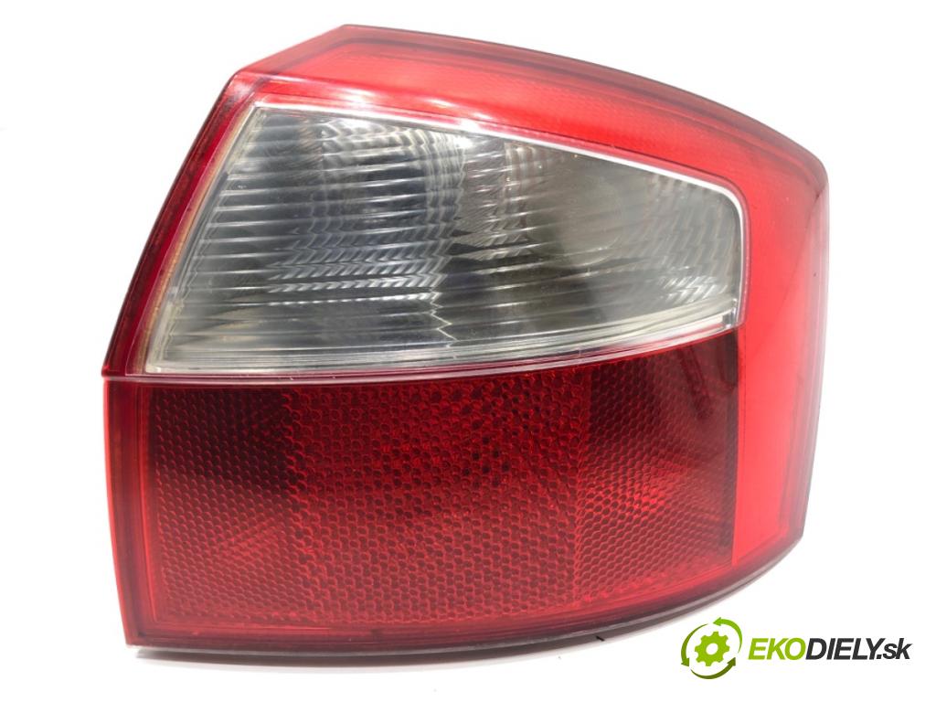 AUDI A4 B6 sedan 2002 74 kW 1.9 TDI 1896 Svetlo pravy zad 8E0945096