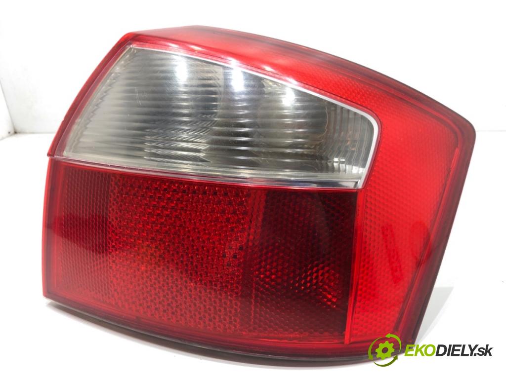 AUDI A4 B6 sedan 2002 74 kW 1.9 TDI 1896 Svetlo pravy zad 8E0945096