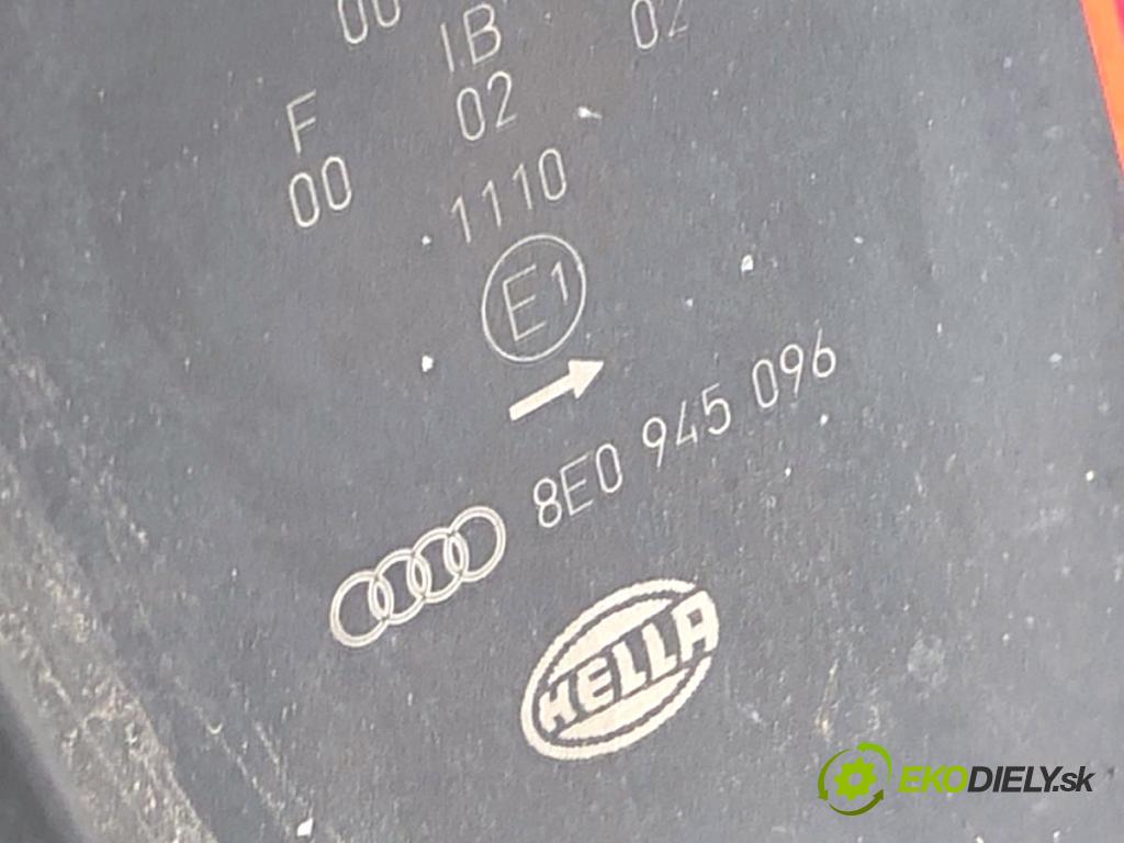 AUDI A4 B6 sedan 2002 74 kW 1.9 TDI 1896 Svetlo pravy zad 8E0945096