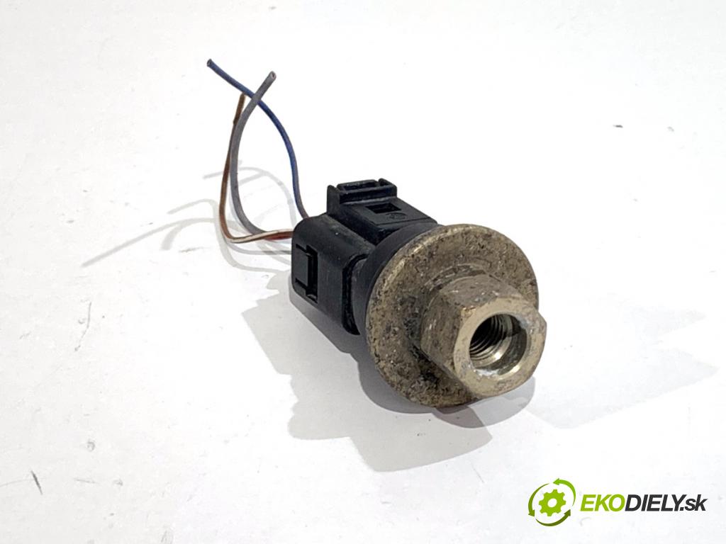 AUDI A4 B6 sedan 2002 74 kW 1.9 TDI 1896 Snímač klimatizácie 8Z0959126 (Snímač klimatizácie)