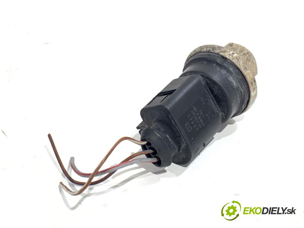 AUDI A4 B6 sedan 2002 74 kW 1.9 TDI 1896 Snímač klimatizácie 8Z0959126 (Snímač klimatizácie)