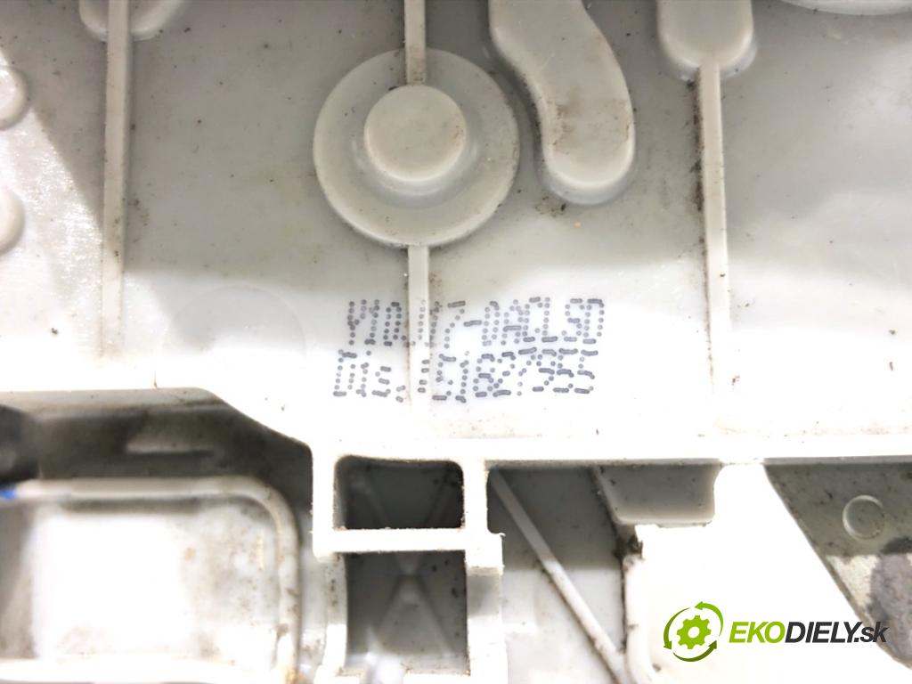 FIAT BRAVO II liftback 2010 103 kW 1.4 16V (198AXS1B) 1368 zámok Dvere pravy predný 51827955