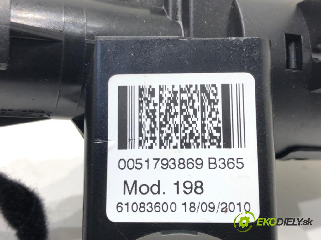 FIAT BRAVO II liftback 2010 103 kW 1.4 16V (198AXS1B) 1368 spinačka 0051793869 (Spínacia skrinka)