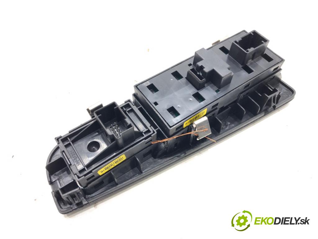 FIAT BRAVO II liftback 2010 103 kW 1.4 16V (198AXS1B) 1368 Prepínač okien  (Prepínacie páčky pod volantom)