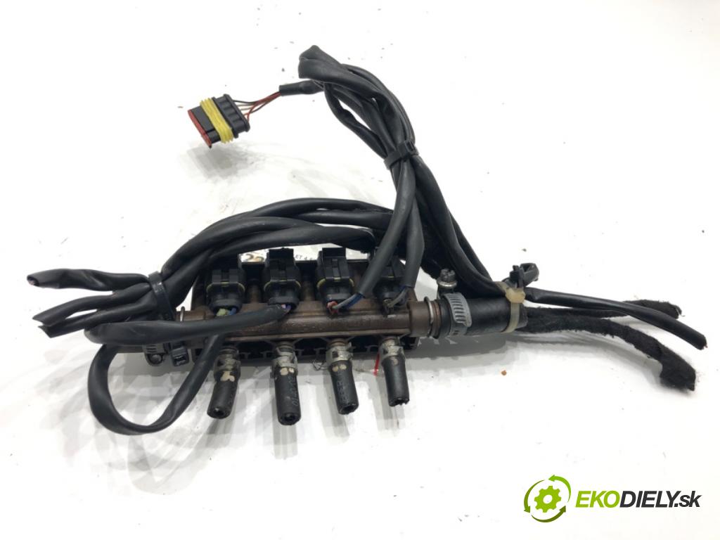 VOLVO S80 II sedan 2006 232 kW 4.4 V8 AWD 4414 vstrekovač LPG AC W02-4: 