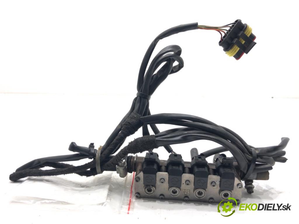 VOLVO S80 II sedan 2006 232 kW 4.4 V8 AWD 4414 vstrekovač LPG AC W02-4: