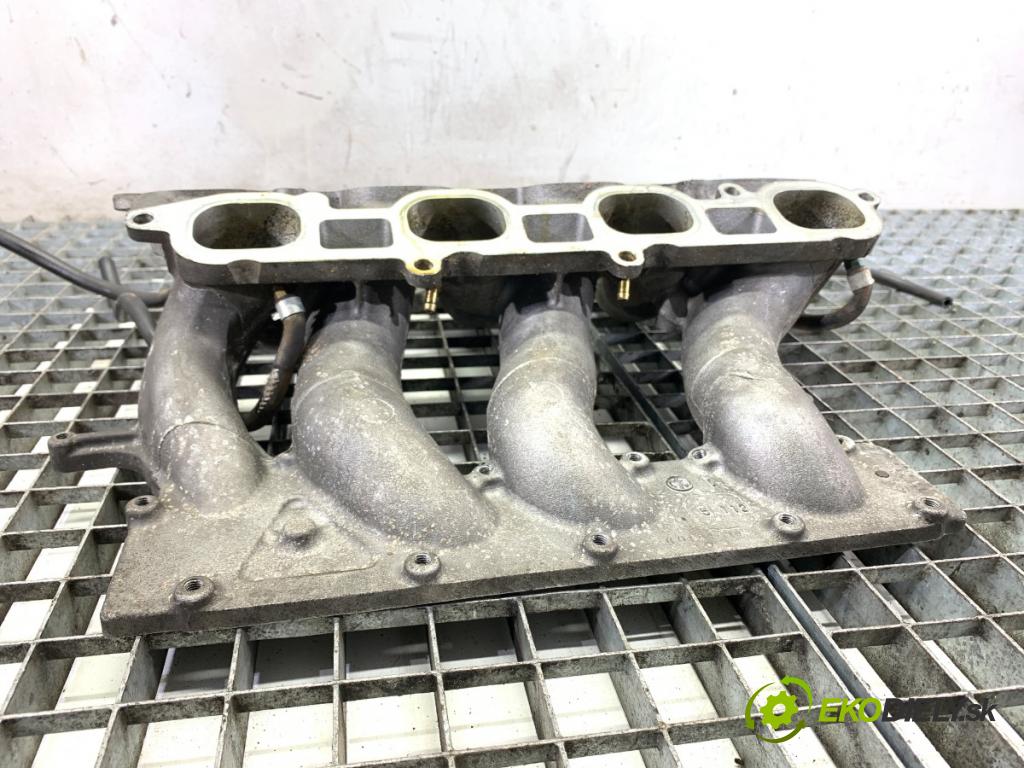 VOLVO S80 II sedan 2006 232 kW 4.4 V8 AWD 4414 Potrubie sacie, sanie  (Sacie potrubie)