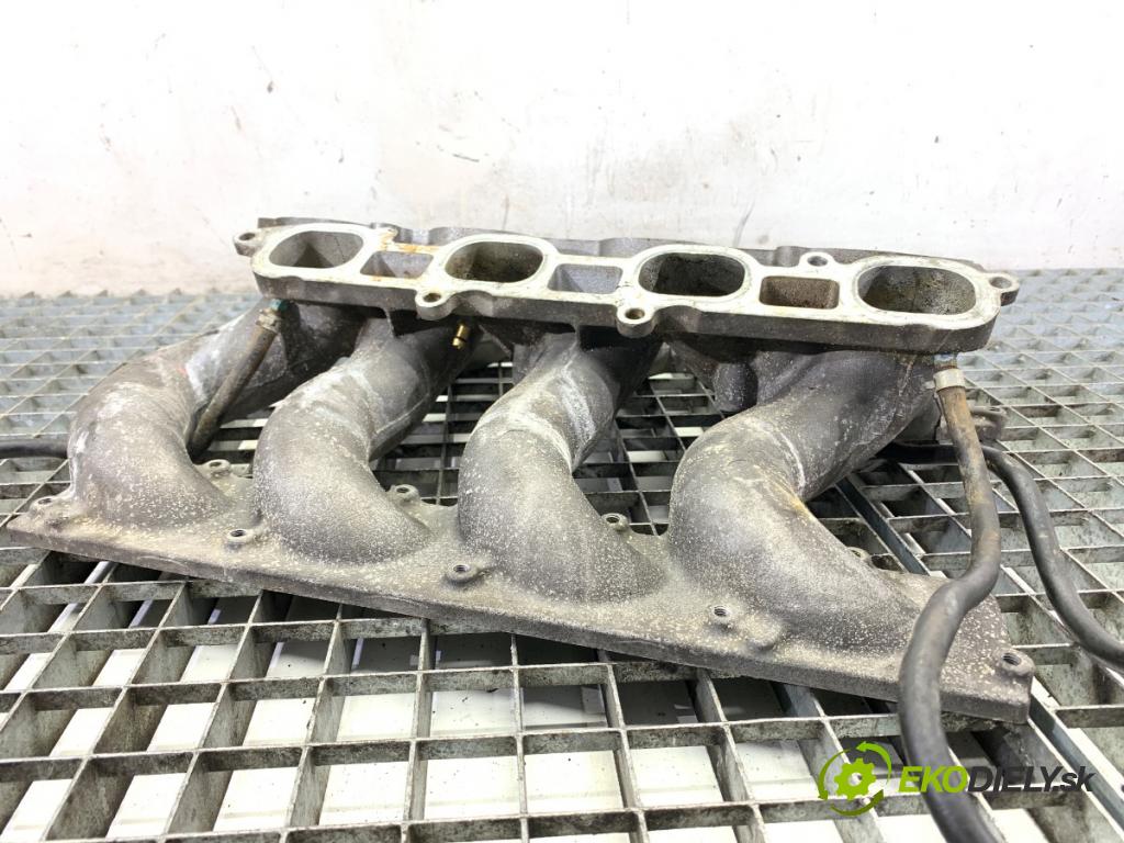 VOLVO S80 II sedan 2006 232 kW 4.4 V8 AWD 4414 Potrubie sacie, sanie  (Sacie potrubie)