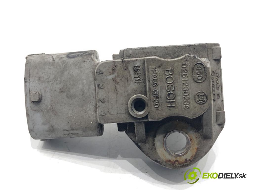 VOLVO S80 II sedan 2006 232 kW 4.4 V8 AWD 4414 Snímač tlaku paliva 0261230238 (Snímač)