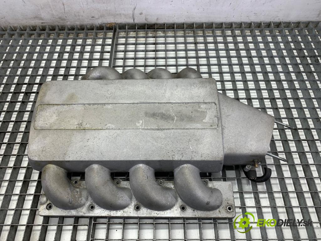 VOLVO S80 II sedan 2006 232 kW 4.4 V8 AWD 4414 Potrubie sacie, sanie  (Sacie potrubie)