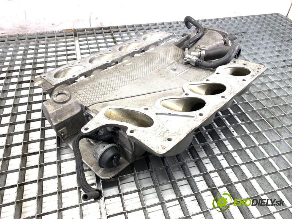 VOLVO S80 II sedan 2006 232 kW 4.4 V8 AWD 4414 Potrubie sacie, sanie  (Sacie potrubie)