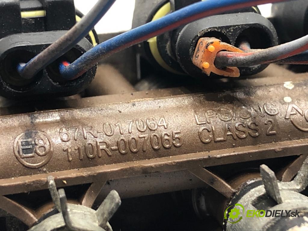 VOLVO S80 II sedan 2006 232 kW 4.4 V8 AWD 4414 vstrekovač LPG AC W02-4: