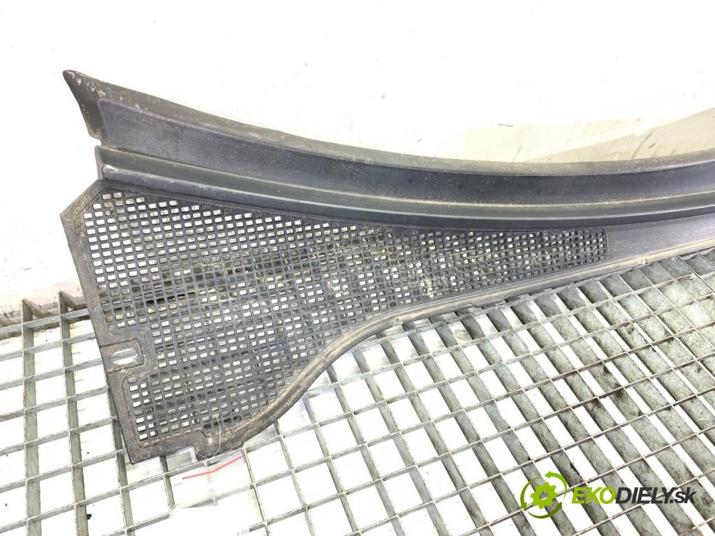 RENAULT CLIO III liftback 2007 55 kW 1.2 16V (BR02, BR0J, BR11, CR02, CR0J, CR11) 1149 Torpédo, plast pod čelné okno 8200290131 (Torpédo (plast pod čelným sklom))