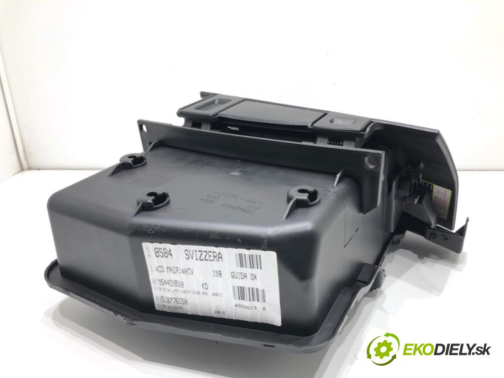 FIAT BRAVO II liftback 2010 103 kW 1.4 16V (198AXS1B) 1368 Priehradka, kastlík spolujazdca  (Priehradka (kastlík))