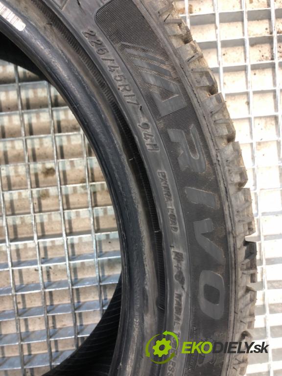 --- ---      PNEUMATIKY: zima 4X 225/45 17" ARIVO