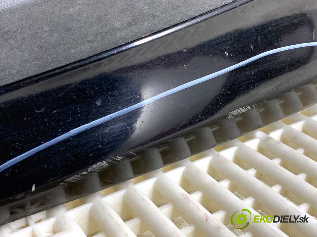 VW POLO V liftback 2010 55 kW 1.2 TDI 1199 Nárazník predný L041 (Kľučka dverí ostatné)