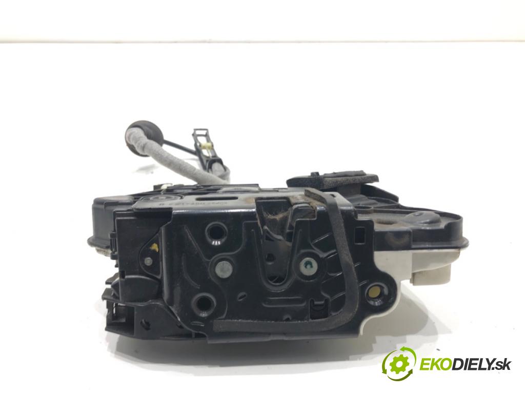 VW POLO V liftback 2010 55 kW 1.2 TDI 1199 zámok Dvere pravy predný 5K2837016B