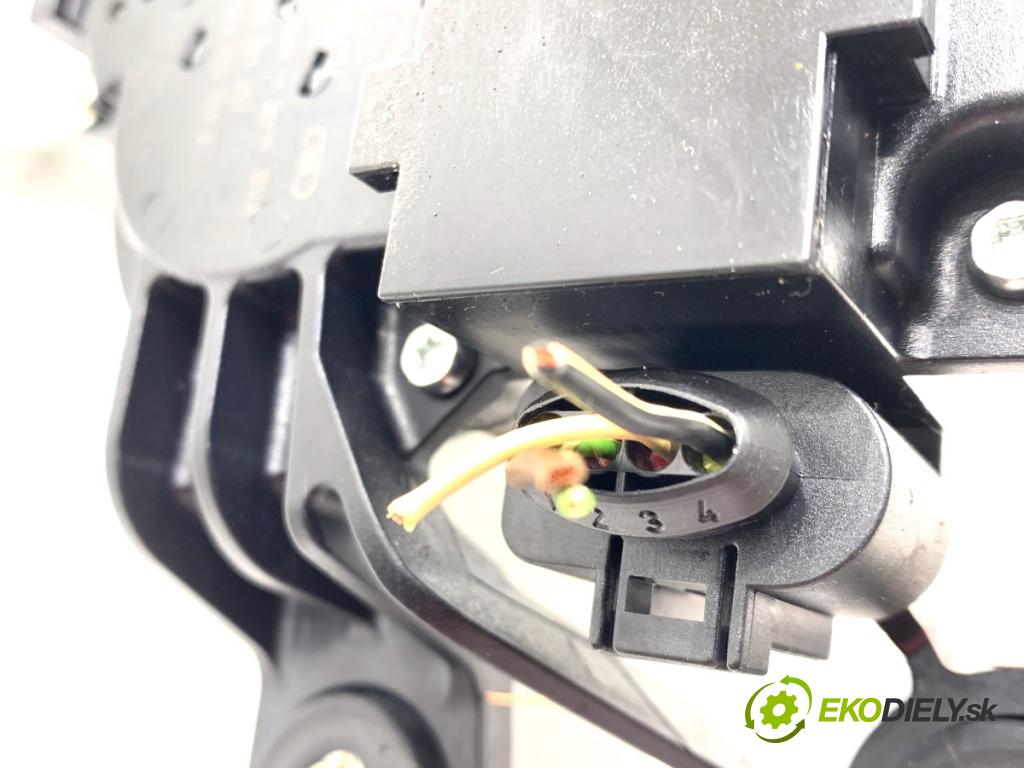 VW POLO V liftback 2010 55 kW 1.2 TDI 1199 Motor stieračov zad 5K6955711B