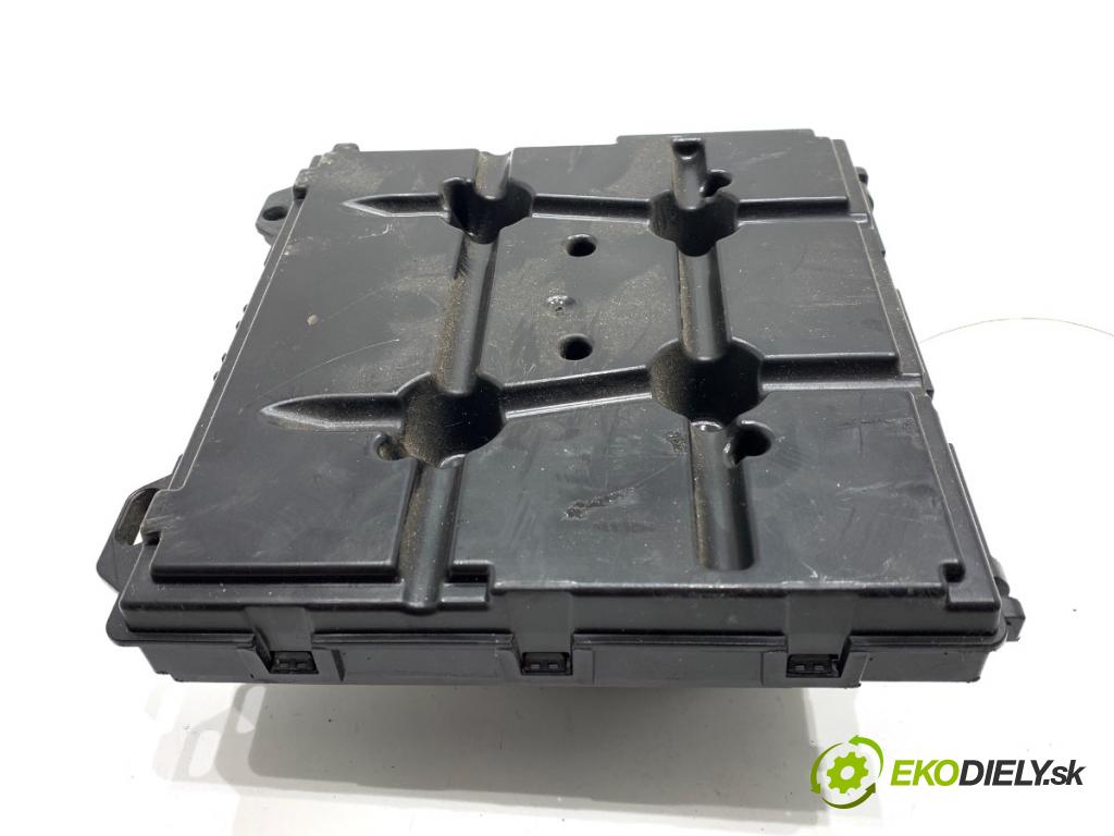 VW POLO V liftback 2010 55 kW 1.2 TDI 1199 Modul komfortu 6R0937085C (Modul komfortu)