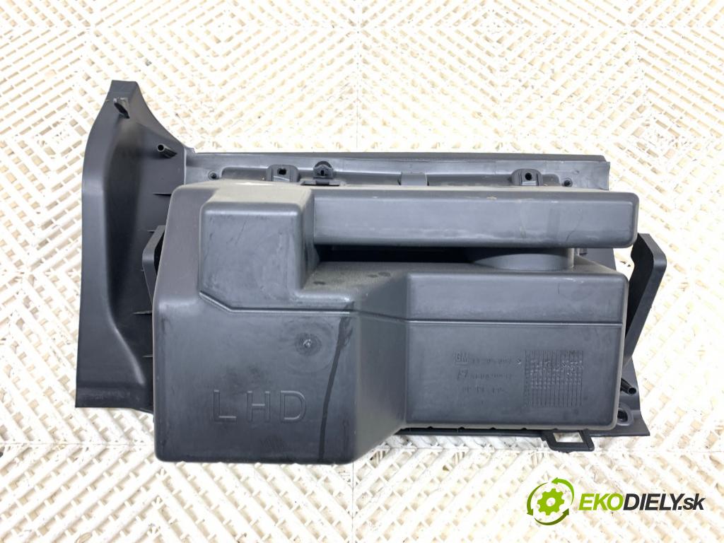 OPEL CORSA D liftback 2012 74 kW 1.4 (L08, L68) 1398 Priehradka, kastlík spolujazdca 13205097 (Priehradka (kastlík))