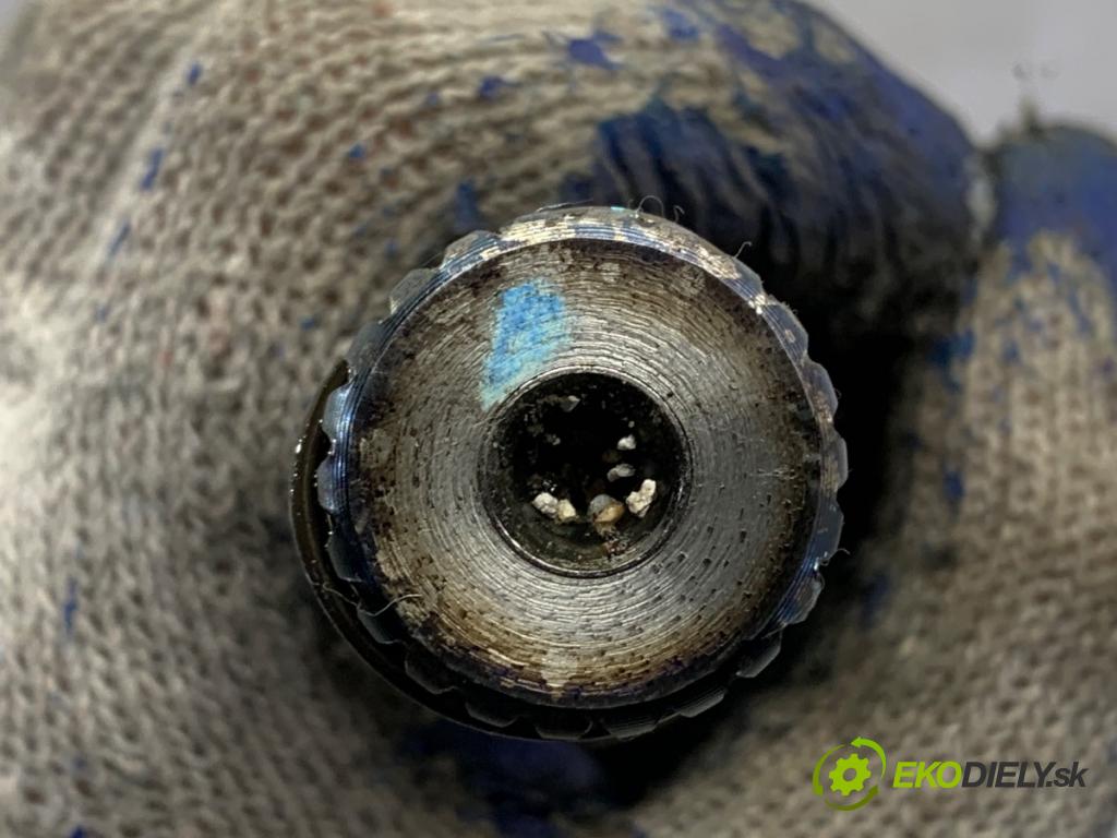 OPEL CORSA D liftback 2012 74 kW 1.4 (L08, L68) 1398 Poloos pravy predný