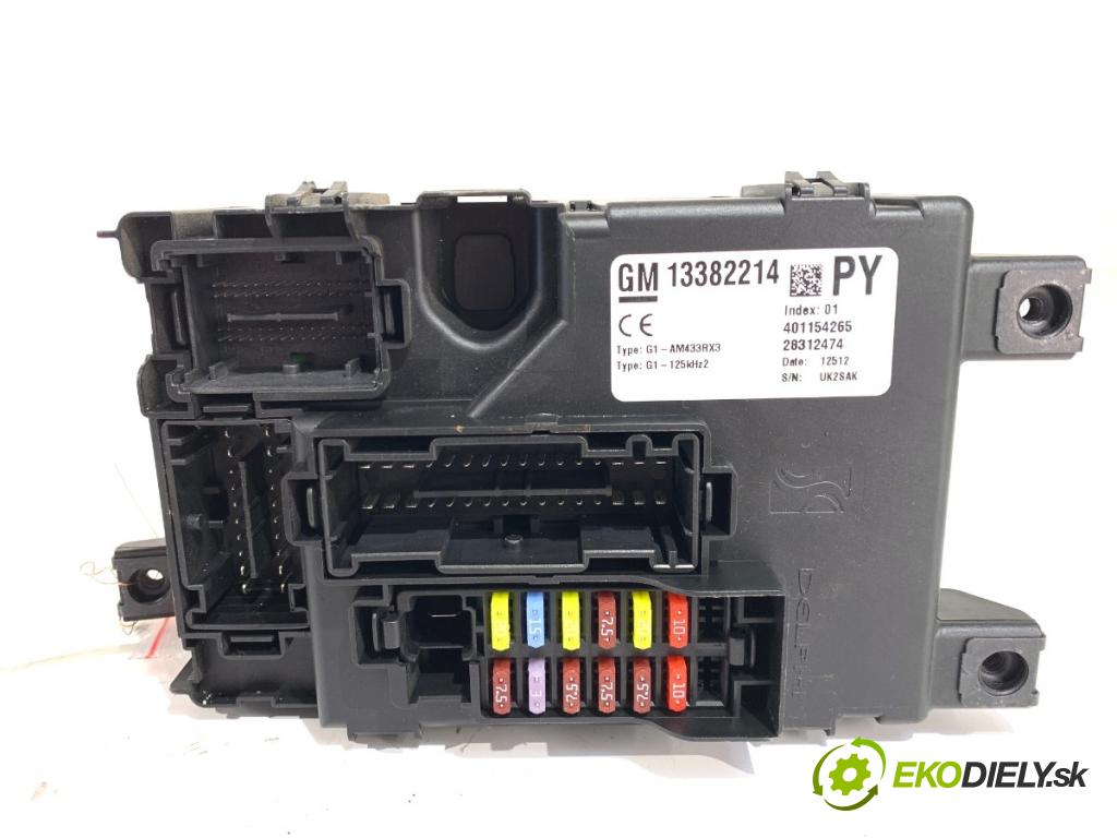 OPEL CORSA D liftback 2012 74 kW 1.4 (L08, L68) 1398 Modul BSI 13382214 (Poistková skrinka)