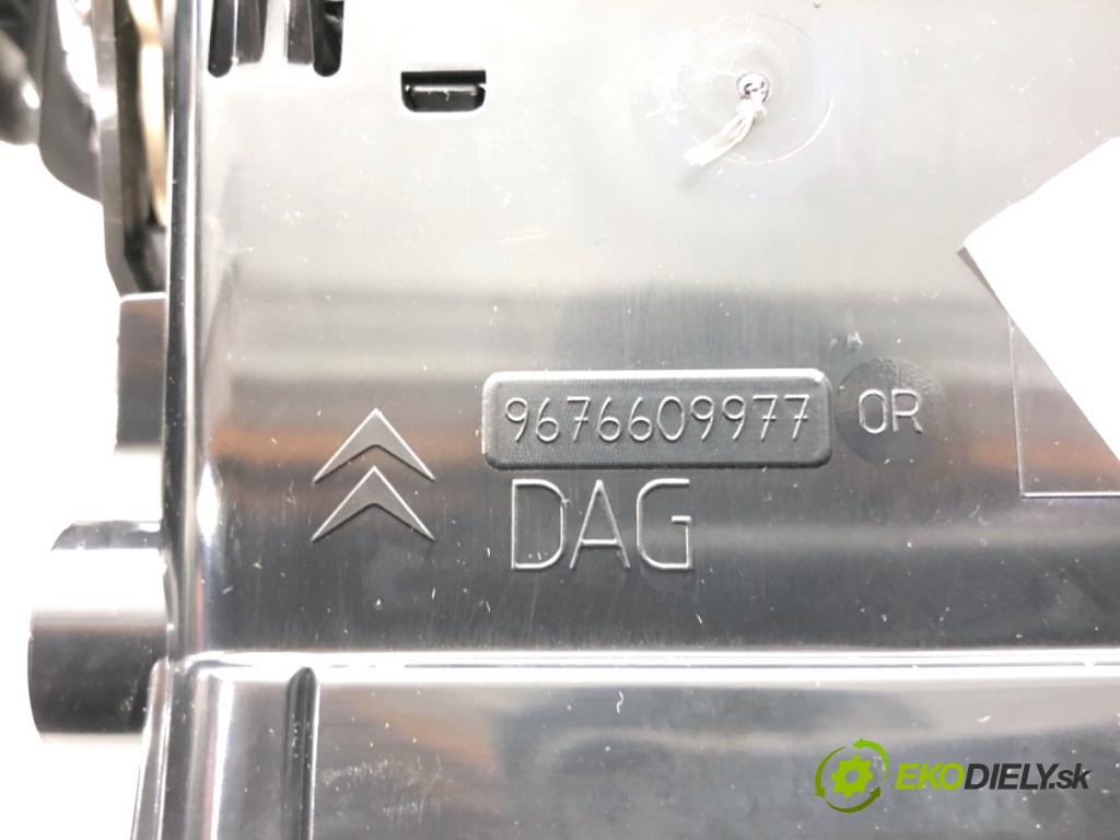 CITROEN C4 II liftback 2011 82 kW 1.6 HDi 110 1560 Mriežky kúrenia predný stredna 9676609977