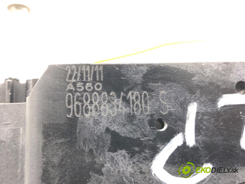 CITROEN C4 II liftback 2011 82 kW 1.6 HDi 110 1560 Kľučka vonkajšia ľavy predný 9688834180