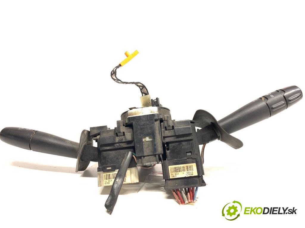 RENAULT MASTER II Autobus 2002 84 kW 2.5 dCi 120 2463 Prepínač kombinovaný V7700354626 (Prepínacie páčky pod volantom)