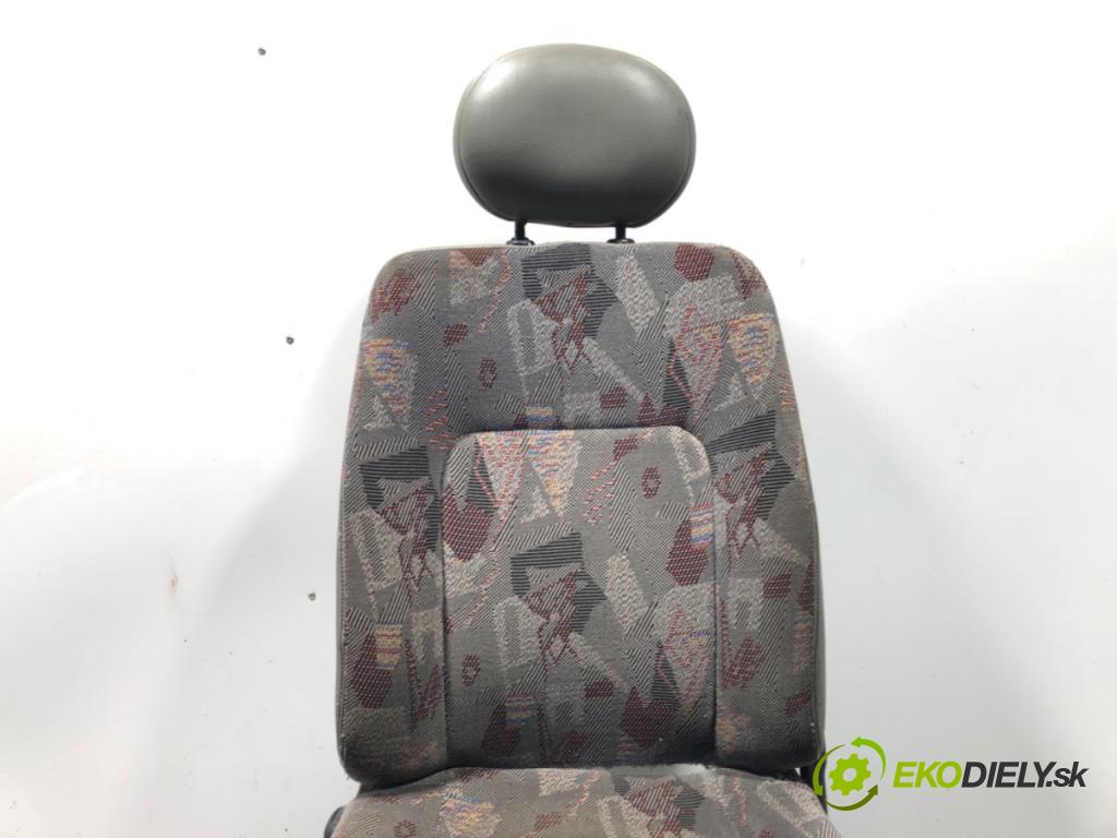 RENAULT MASTER II Autobus 2002 84 kW 2.5 dCi 120 2463 Sedadlo ľavy predný