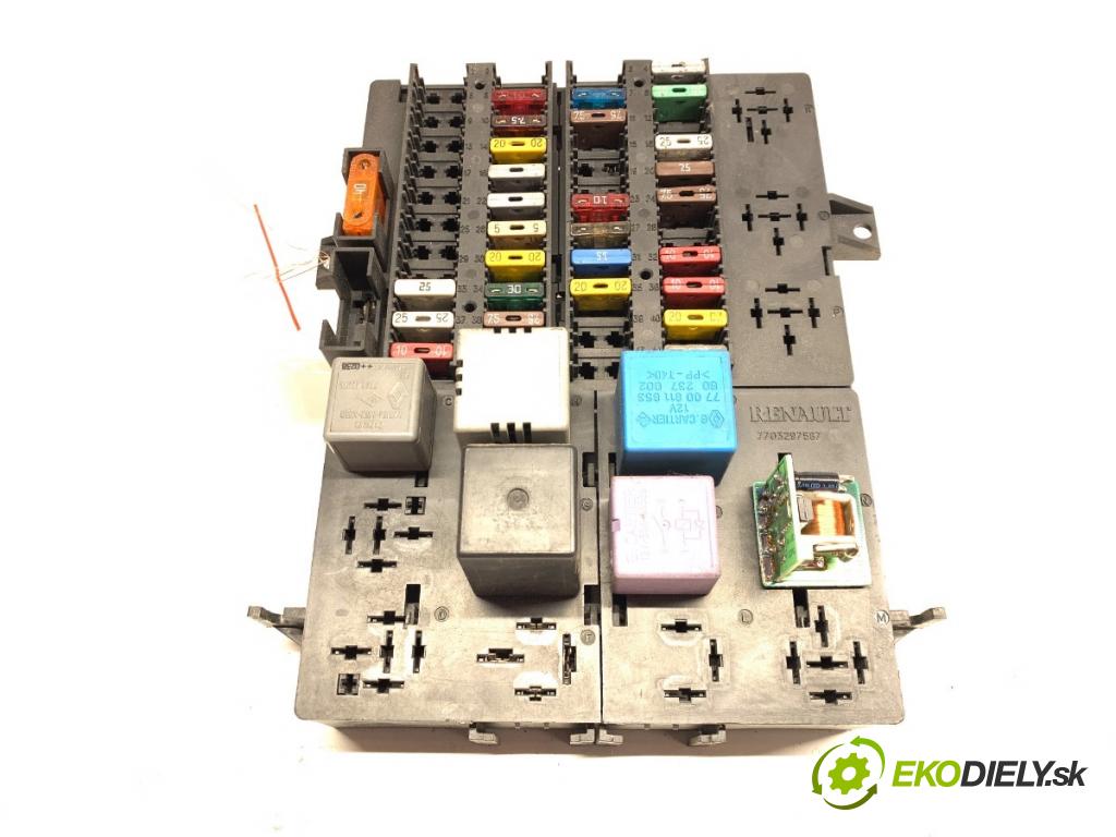 RENAULT MASTER II Autobus 2002 84 kW 2.5 dCi 120 2463 Skrinka poistková 7703297587 (Poistková skrinka)